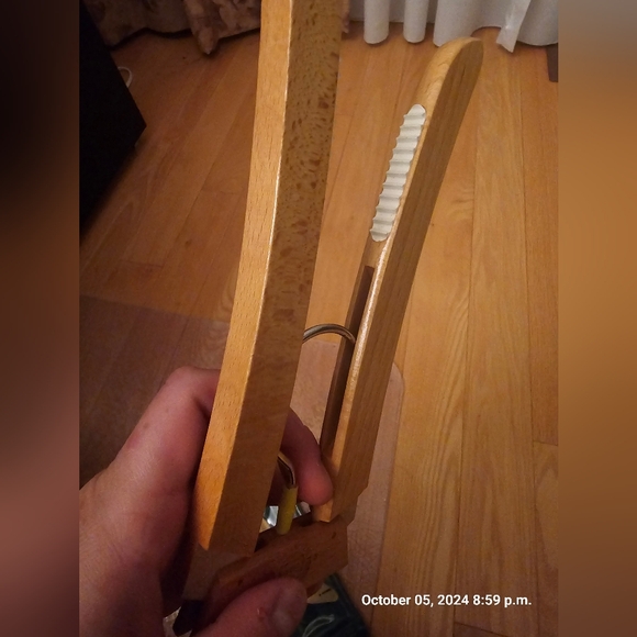 Fratelli Reguitti Vintage Folding Wood Hangers - Picture 8 of 9